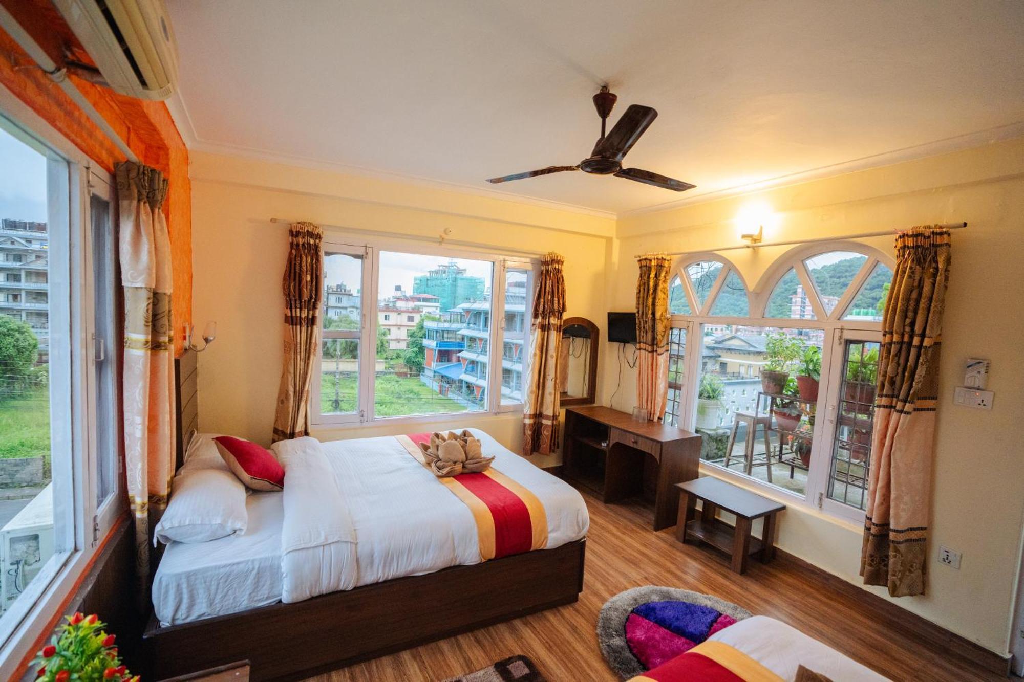 Hotel Himalayan Inn Pokhara Zewnętrze zdjęcie